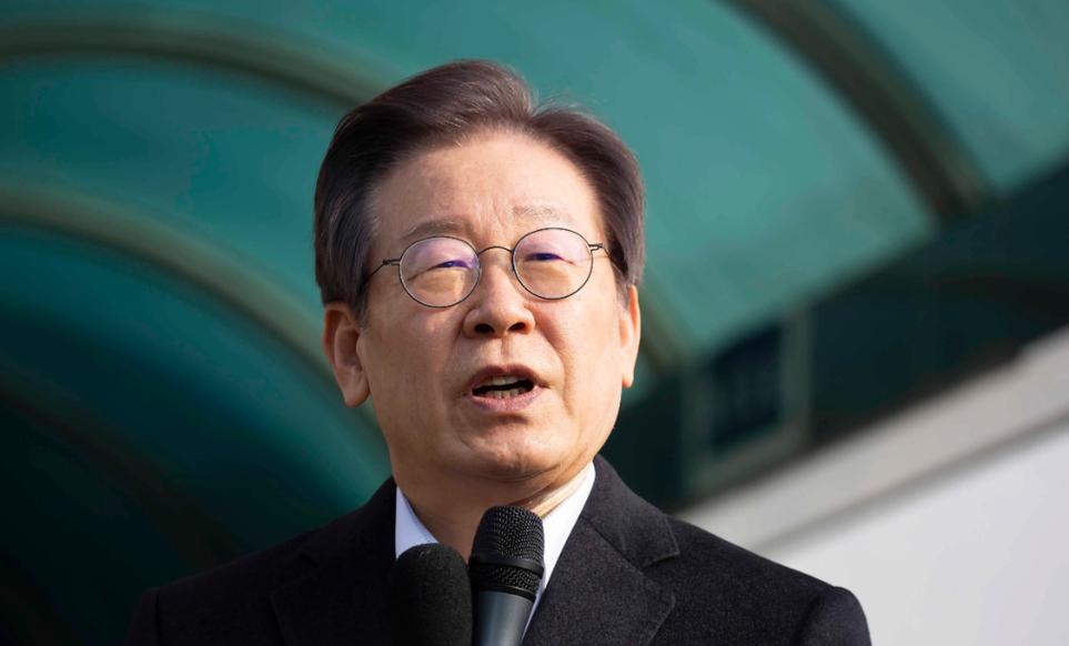 新澳2025年正版资料和李在明正式宣誓就职与李在明是什么党